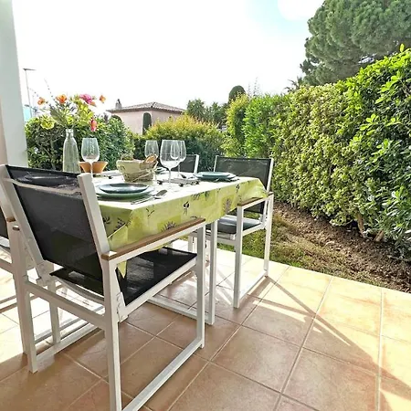 Les Pins Bleus A8 * サント・マキシム