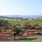 Les Pins Bleus A8