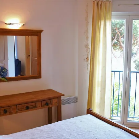 Les Pins Bleus A8 * סן-מקסים