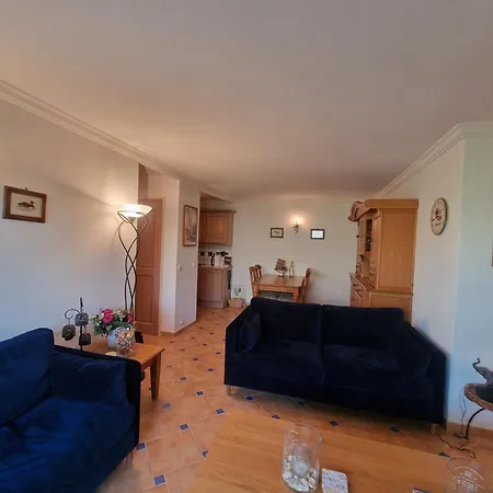 Les Pins Bleus A8 Apartment *