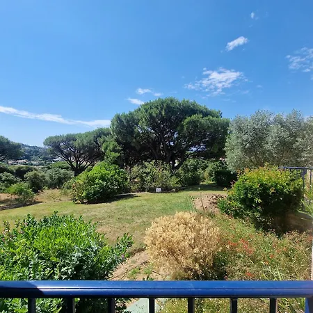 Les Pins Bleus A8 Apartment *