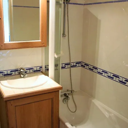 Les Pins Bleus Appartement *