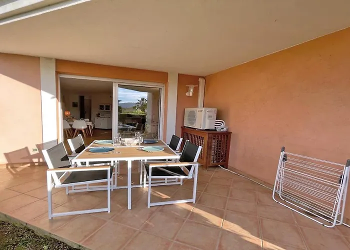 Les Pins Bleus A8 * Σαιντ-Μαξίμ