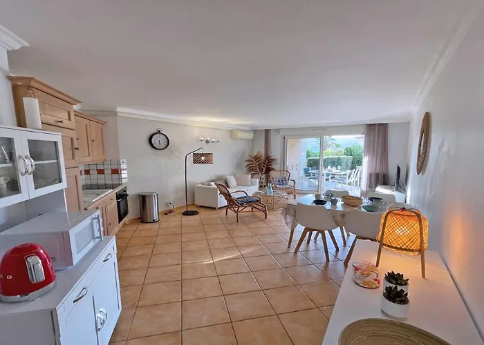 Apartment Les Pins Bleus A8 *