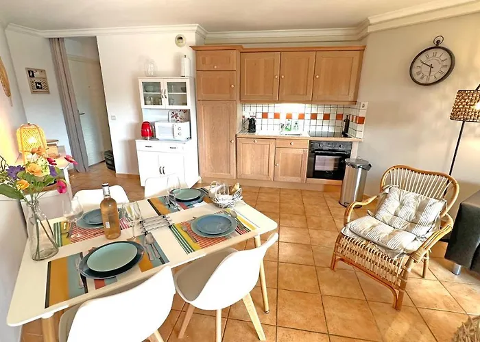 Les Pins Bleus A8 Apartman