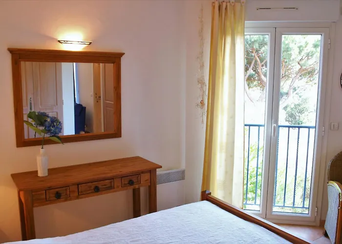 Les Pins Bleus A8 * סן-מקסים