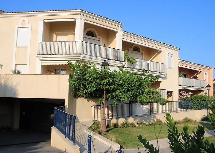 Les Pins Bleus A8 Sainte-Maxime